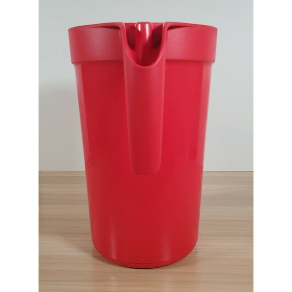 Tupperware Classic Pitcher Red with Infuser Insert One Gallon / 3.8 L - Picture 5 of 7